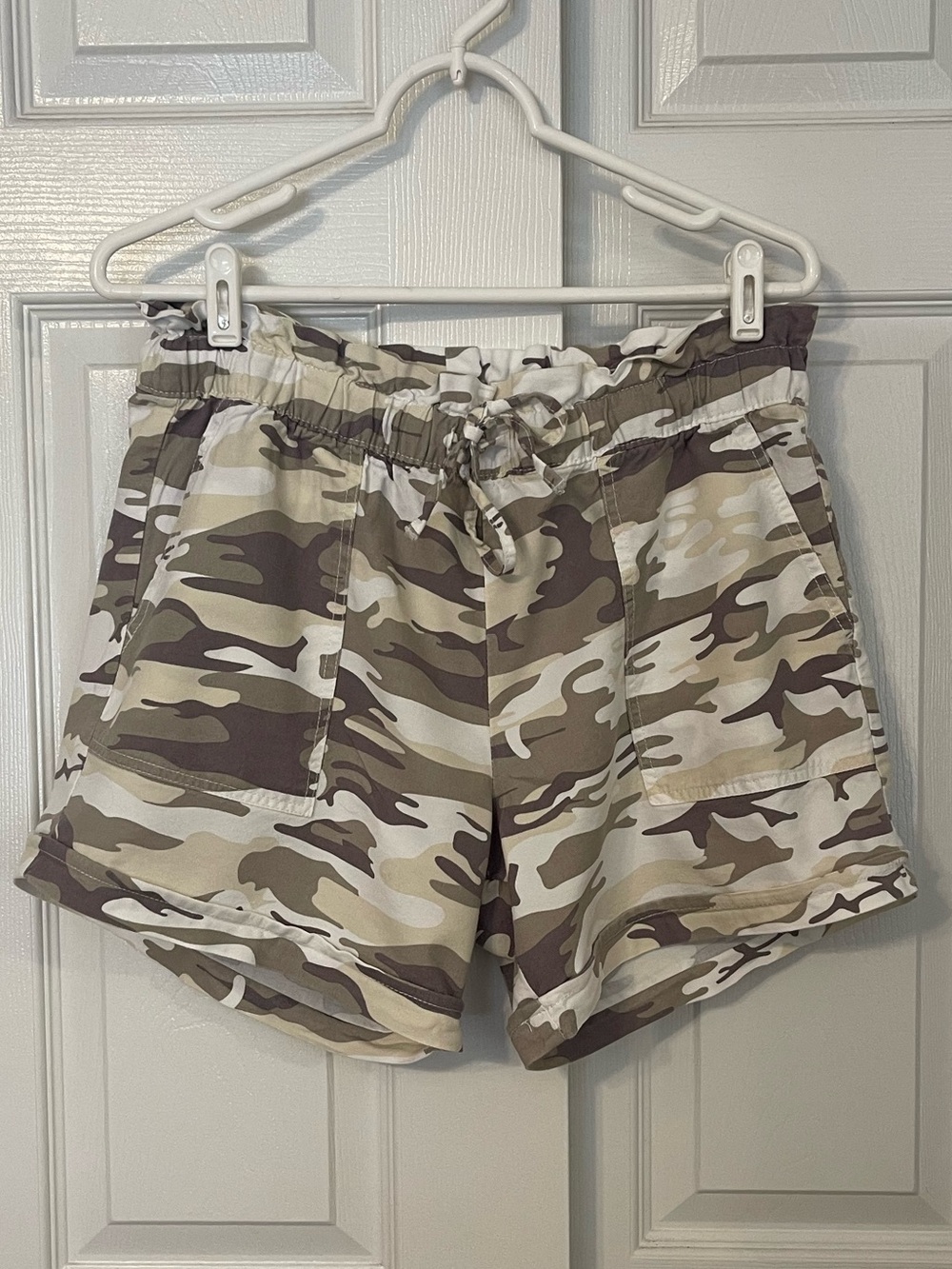 Women’s Neutral Camo Drawstring Casual Shorts - Beige/Olive